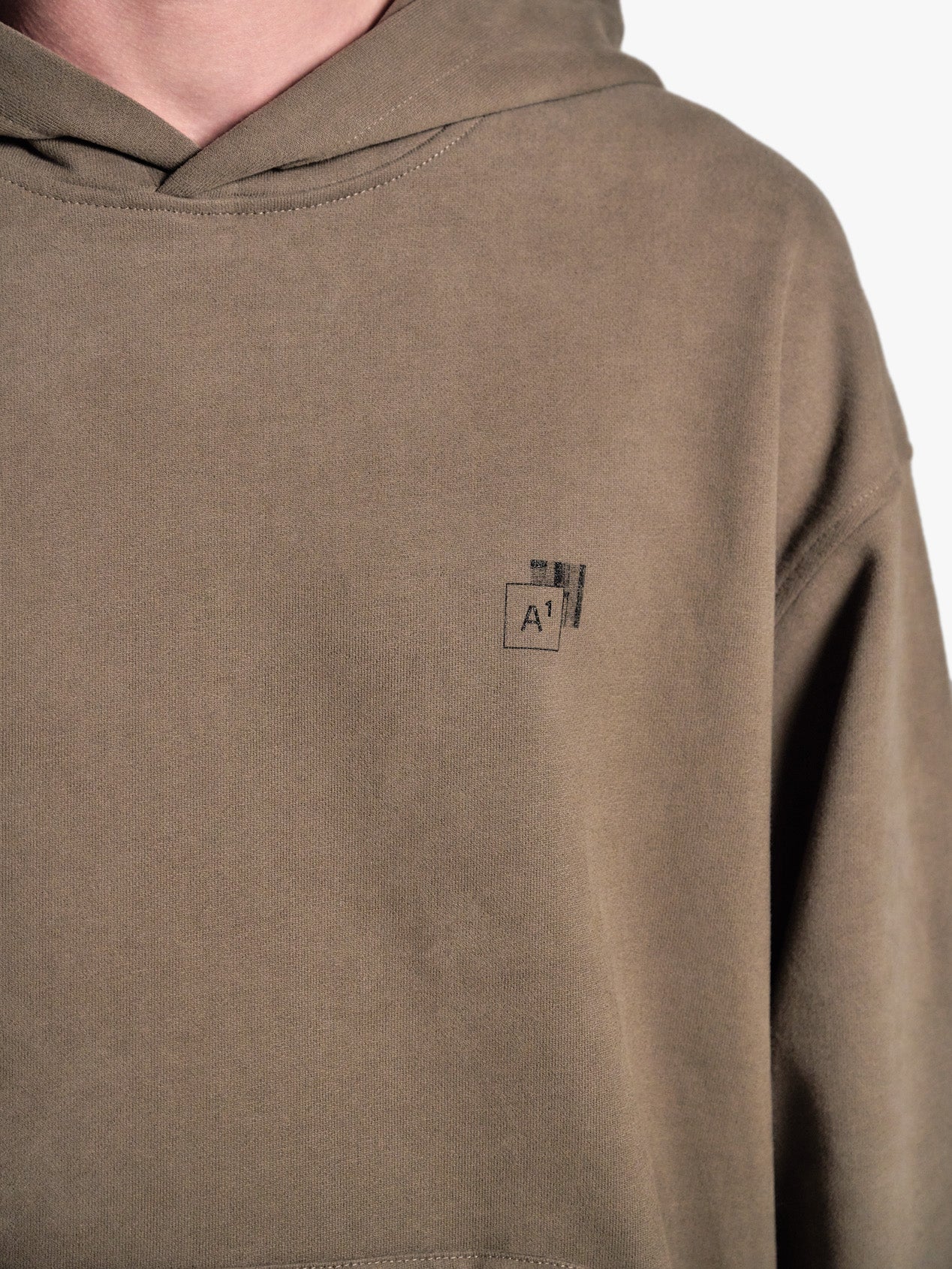 TRAPEZOID HOODIE "MONUMENT" KHAKI