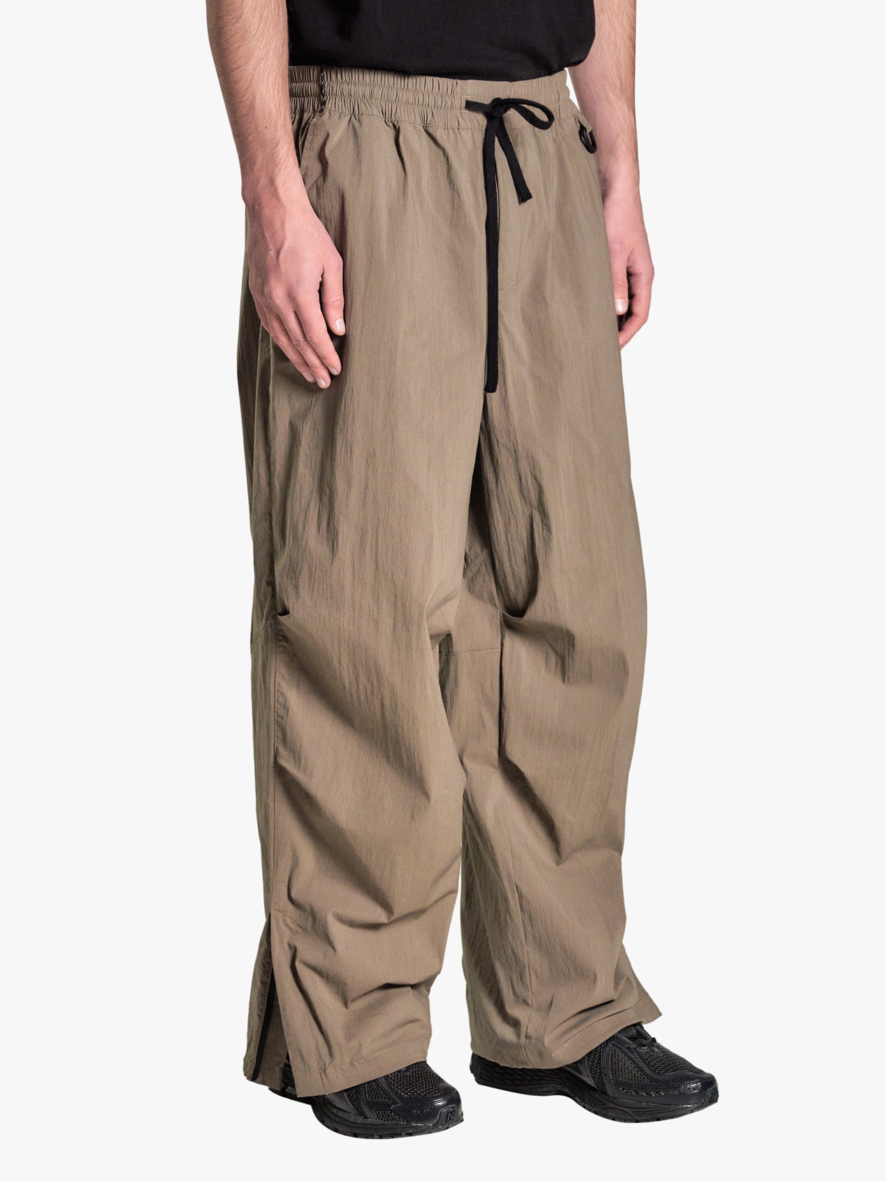 Pleat track pants khaki