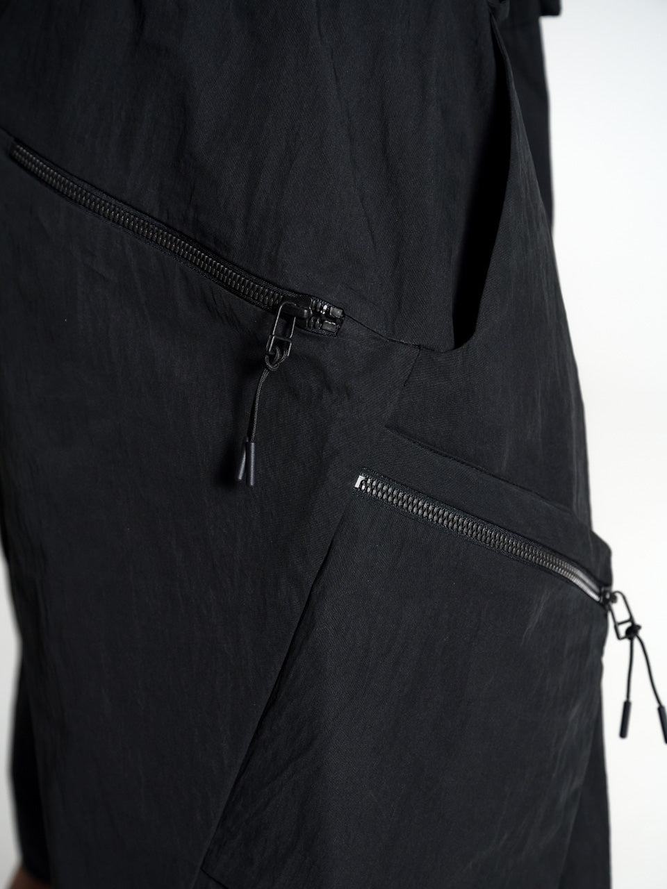 TILT TECH CARGO SHORTS