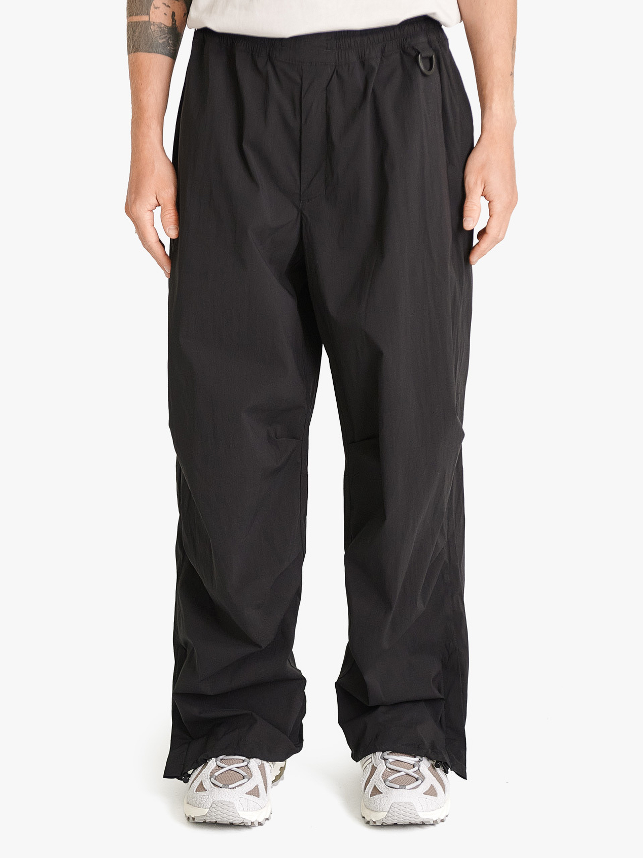 PLEAT TRACK PANTS BLACK